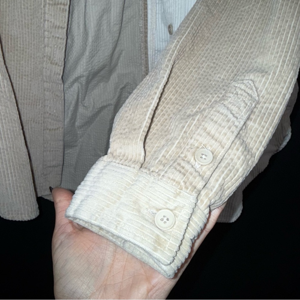 American Eagle Oversized Two Toned Corduroy Button Up - Picture 6 of 10